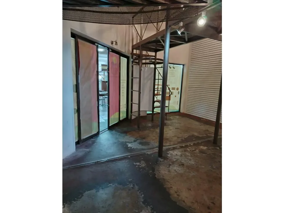 Vendo local 44m2 Galería Prados del Este 6010 - 3