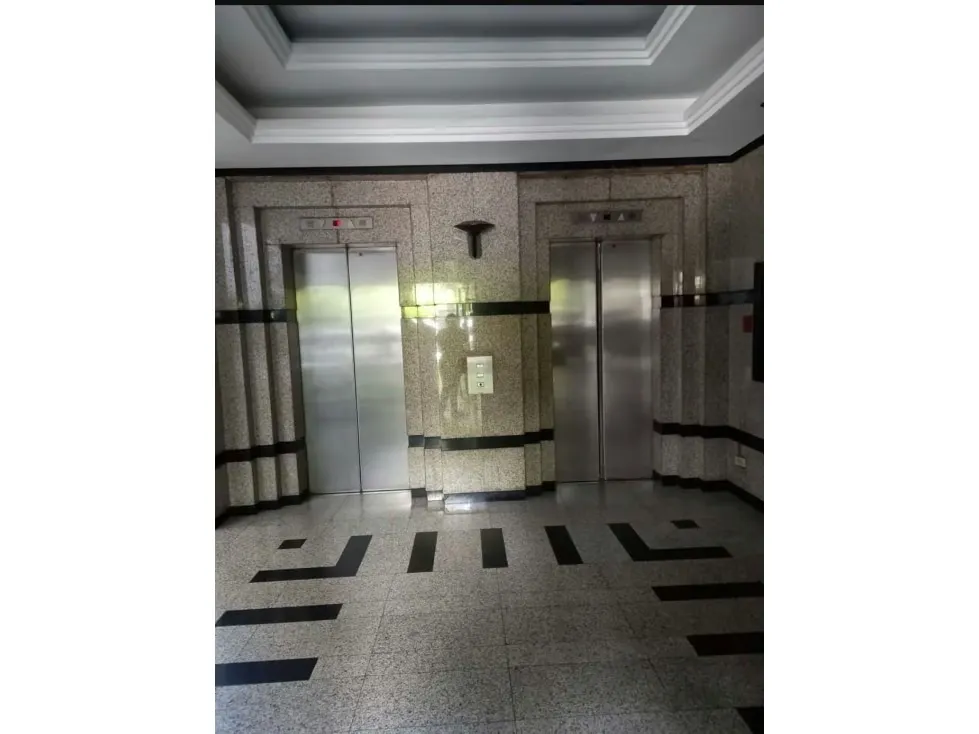 Alquilo oficina 190m2 El Rosal 9531
