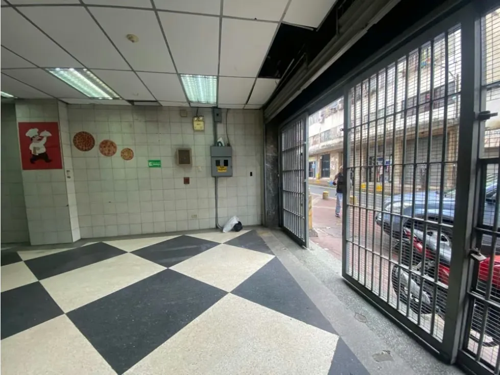 Vendo/alquilo local comercial 112m2 Av. Urdaneta 2143