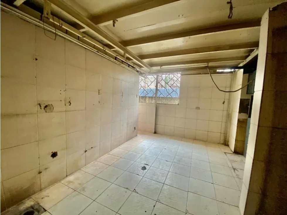 Vendo/alquilo local comercial 112m2 Av. Urdaneta 2143 - 12