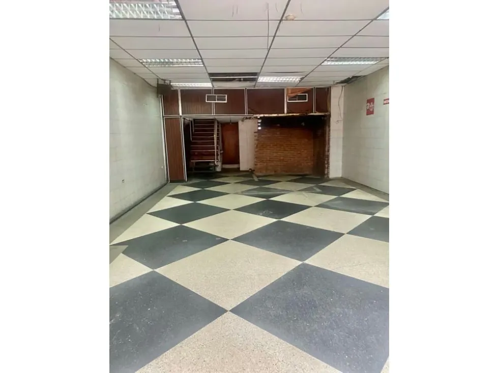 Vendo/alquilo local comercial 112m2 Av. Urdaneta 2143 - 13