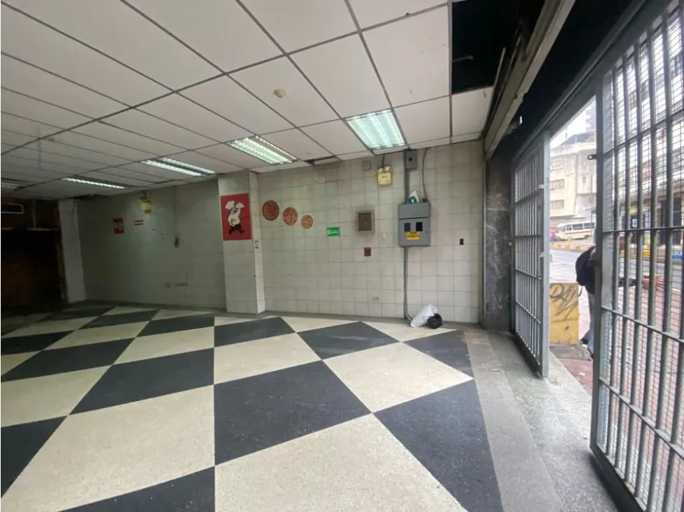 Vendo/alquilo local comercial 112m2 Av. Urdaneta 2143 - 15