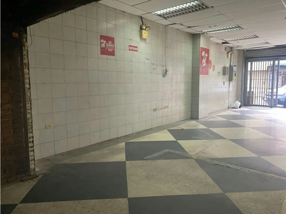 Vendo/alquilo local comercial 112m2 Av. Urdaneta 2143 - 16