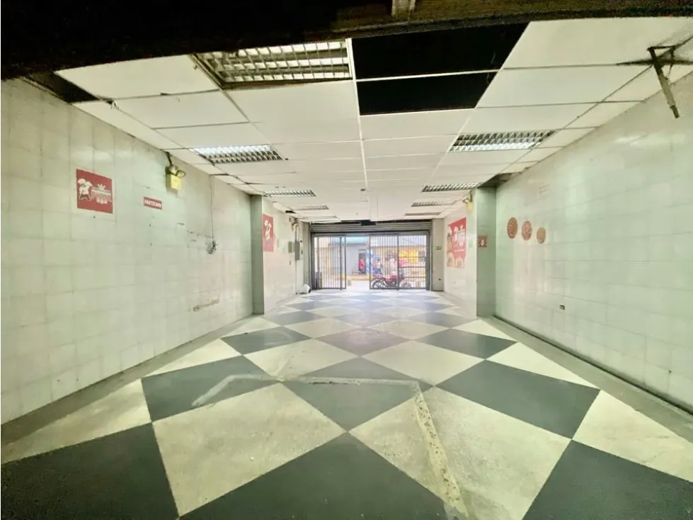 Vendo/alquilo local comercial 112m2 Av. Urdaneta 2143 - 10