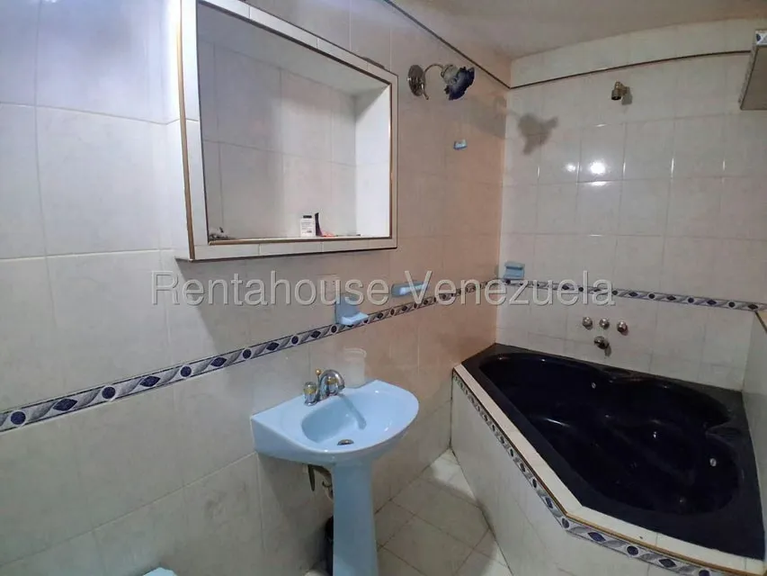Casa (Duplex) en Venta en Los Yabos, Lara - 28