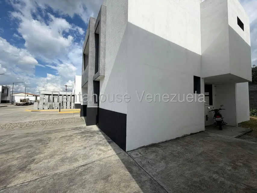 Casa (Duplex) en Venta en Araure, Portuguesa - 2