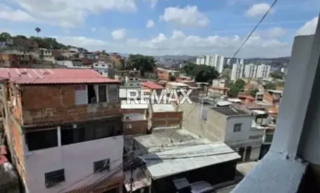 Casa Multinivel con Enorme Potencial Comercial y Residencial en Calle Real de Lídice - 7