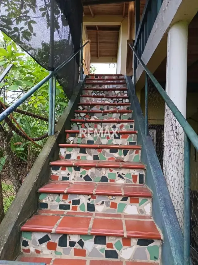 Se Vende propiedad versátil: Hogar Residencial estilo Country o Posada Turística Centro Poblado Las Mesas Estado Táchira. - 14
