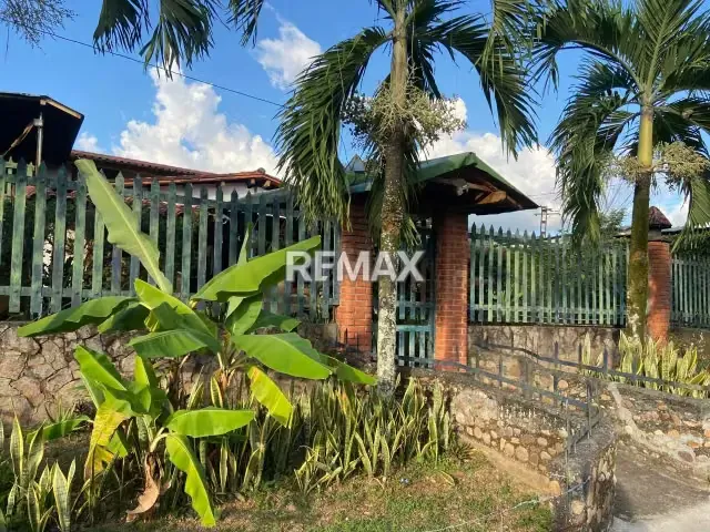 Se Vende propiedad versátil: Hogar Residencial estilo Country o Posada Turística Centro Poblado Las Mesas Estado Táchira. - 15