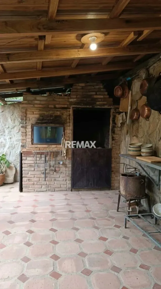 Se Vende propiedad versátil: Hogar Residencial estilo Country o Posada Turística Centro Poblado Las Mesas Estado Táchira. - 9