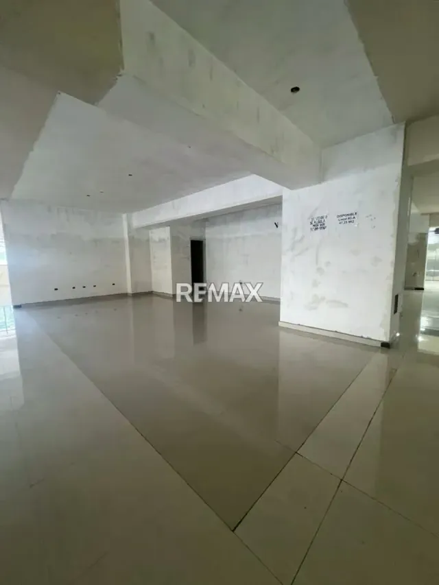 EN VENTA LOCAL DISPONIBLE EN VENTA | TORRE EMPRESARIAL SANTA FE - 3