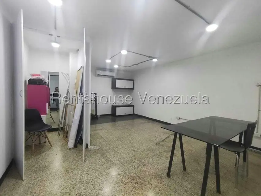 Oficina en Alquiler en Los Palos Grandes, Distrito Metropolitano - 12