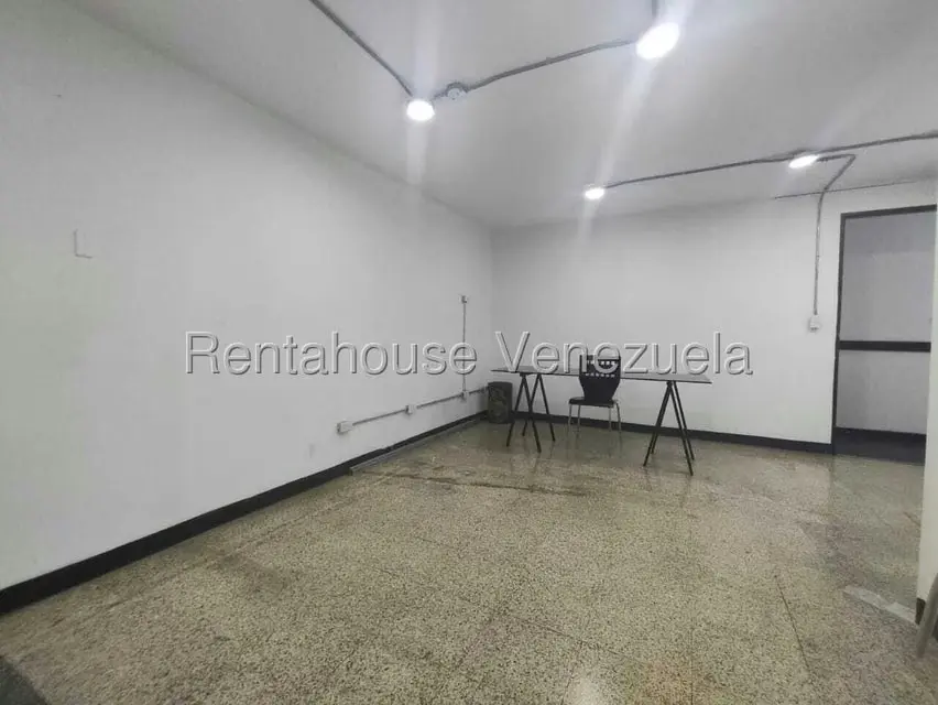 Oficina en Alquiler en Los Palos Grandes, Distrito Metropolitano - 8