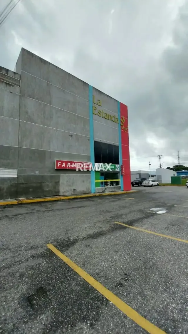 Local Comercial N°6-7 en Alquiler Centro Comercial la Estancia-Cabudare