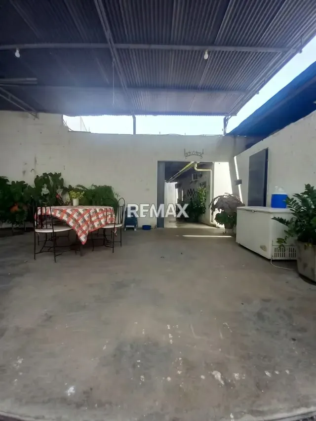 Extraordinaria Propiedad Mixta (Casa + Galpón y Local Comercial) en Esquina – Agua Viva - 12