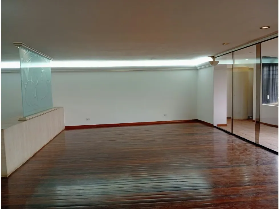 Alquilo fabuloso apartamento 411m2 5hab 6b 3p Los Chorros 9110 - 17
