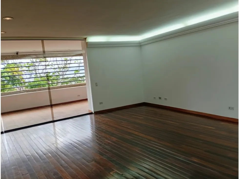Alquilo fabuloso apartamento 411m2 5hab 6b 3p Los Chorros 9110 - 18