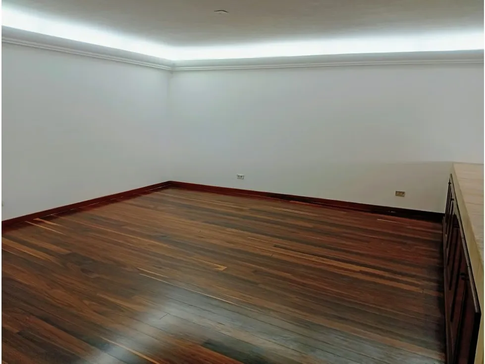 Alquilo fabuloso apartamento 411m2 5hab 6b 3p Los Chorros 9110 - 21