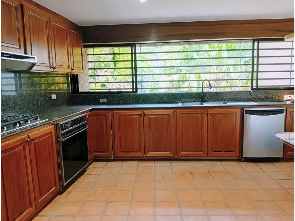 Alquilo fabuloso apartamento 411m2 5hab 6b 3p Los Chorros 9110 - 23