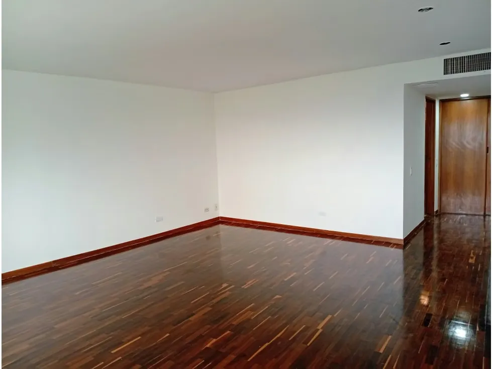 Alquilo fabuloso apartamento 411m2 5hab 6b 3p Los Chorros 9110 - 43