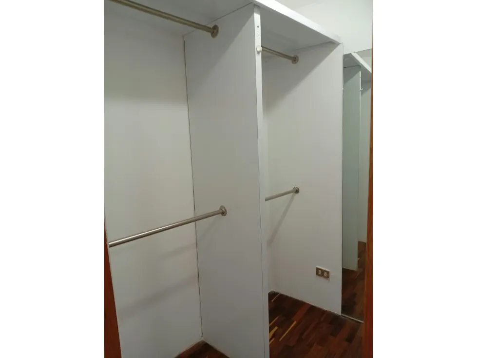 Alquilo fabuloso apartamento 411m2 5hab 6b 3p Los Chorros 9110 - 47