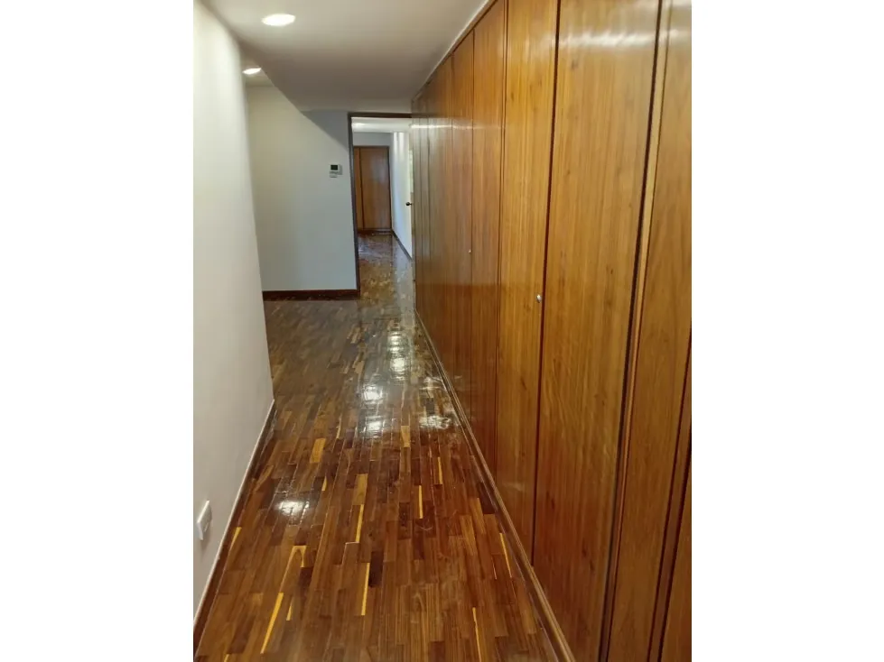 Alquilo fabuloso apartamento 411m2 5hab 6b 3p Los Chorros 9110 - 53