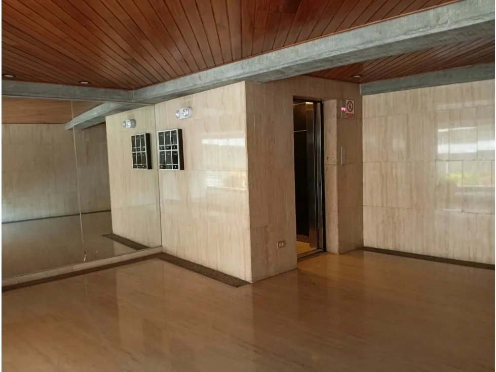 Alquilo fabuloso apartamento 411m2 5hab 6b 3p Los Chorros 9110 - 8