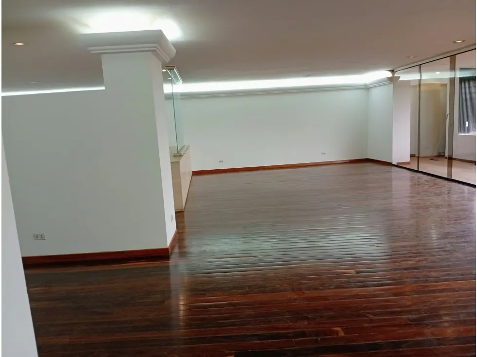 Alquilo fabuloso apartamento 411m2 5hab 6b 3p Los Chorros 9110 - 10