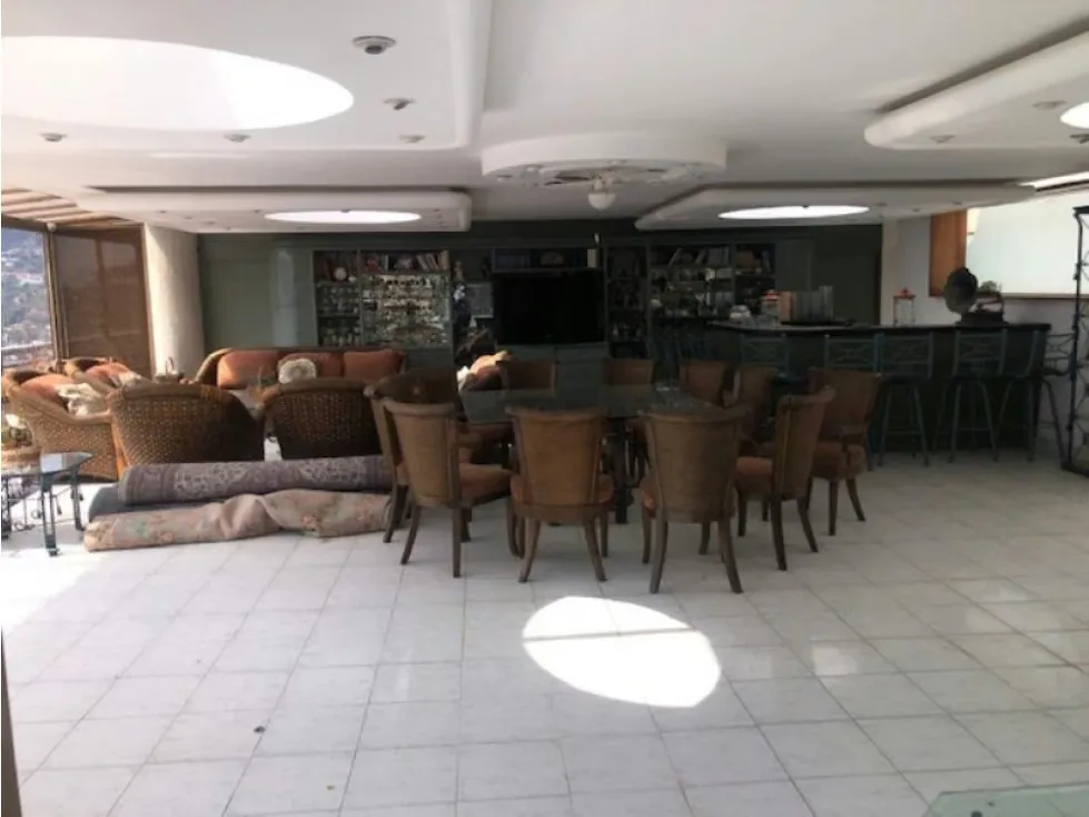 Se Vende Casa 2.070m² 10H+10B+2HS+C.CERRADA-Cumbre de Curumo - 12