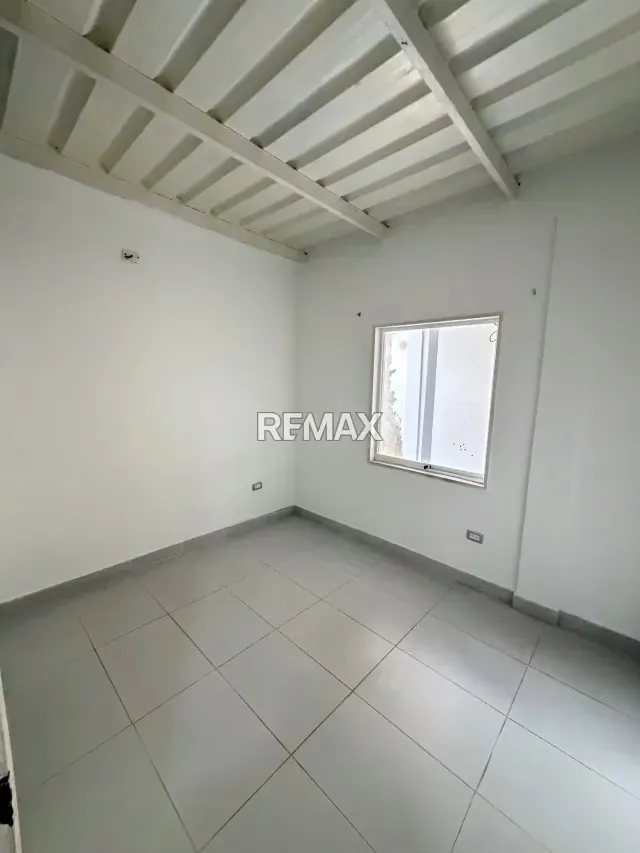 CASA EN ALQUILER - URBANIZACIÓN LOMAS DE SANTA SOFIA - 9
