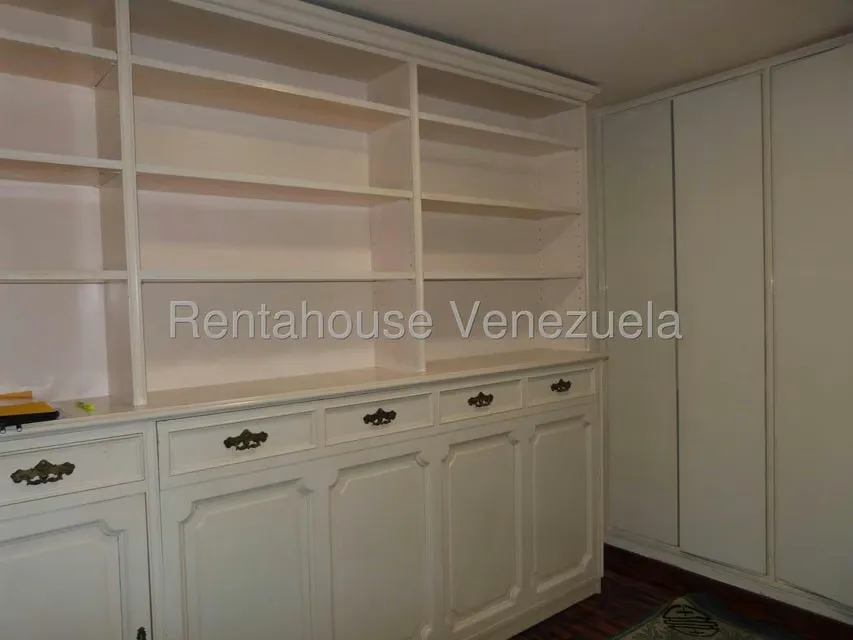 Apartamento (1 Nivel) en Alquiler en Los Dos Caminos, Distrito Metropolitano - 18