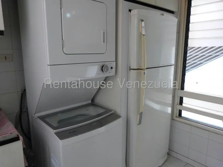 Apartamento (1 Nivel) en Alquiler en Los Dos Caminos, Distrito Metropolitano - 38
