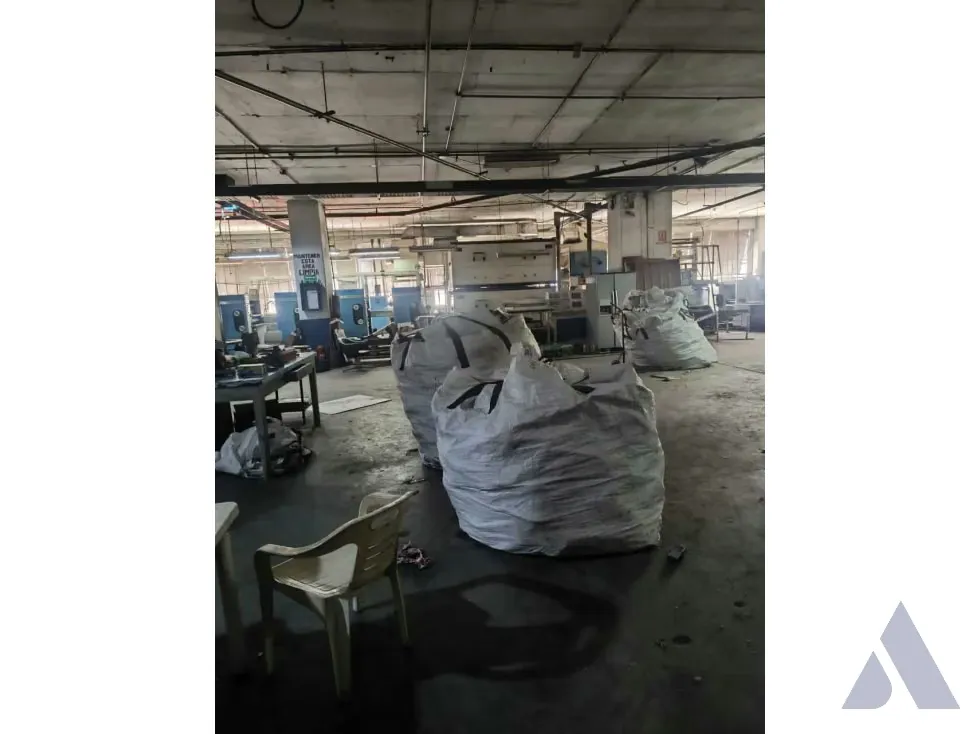 Vendo local comercial c/ galpón 1049m2 Lebrun 2150 - 2