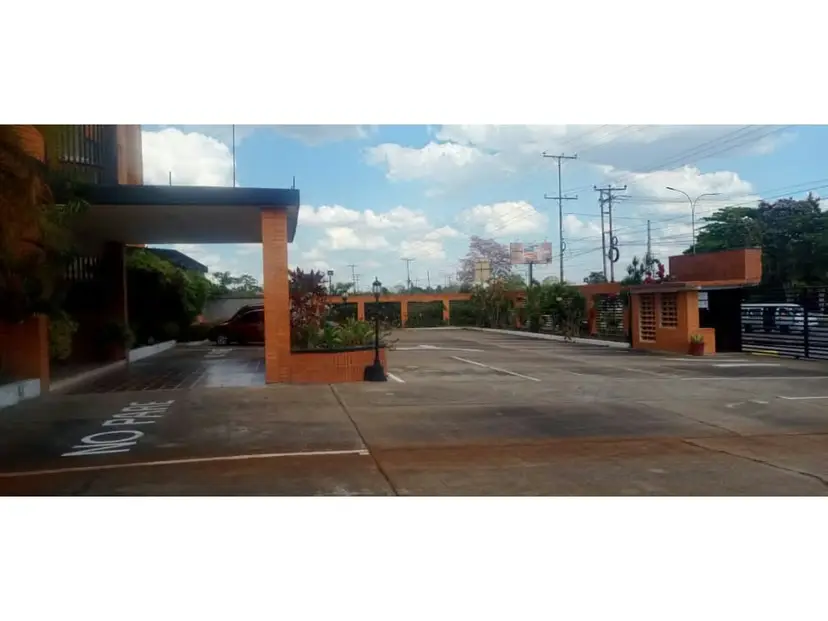 VENTA HOTEL CARIPE EN MATURIN DE 5600 M2, 72 HAB, 72 PUESTOS