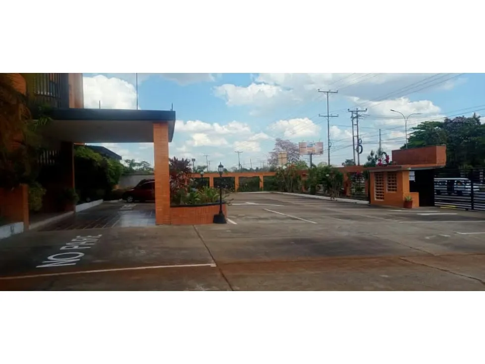 VENTA HOTEL CARIPE EN MATURIN DE 5600 M2, 72 HAB, 72 PUESTOS