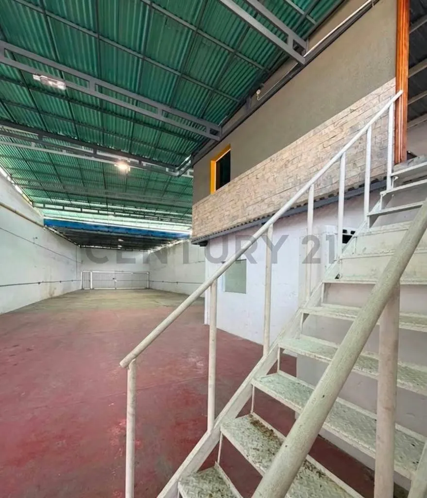 VENTA DE GALPON SECTOR BARRIO SUCRE BARCELONA ANZOATEGUI - 5