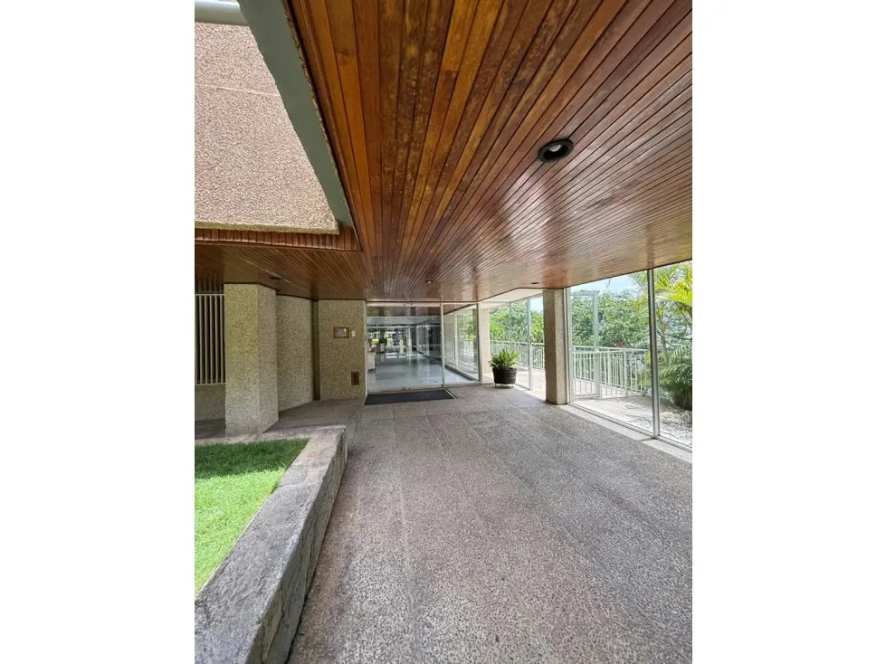 Se alquila Apto 264m² 3h+1s/2b+2s/2p Santa Rosa de Lima - 2