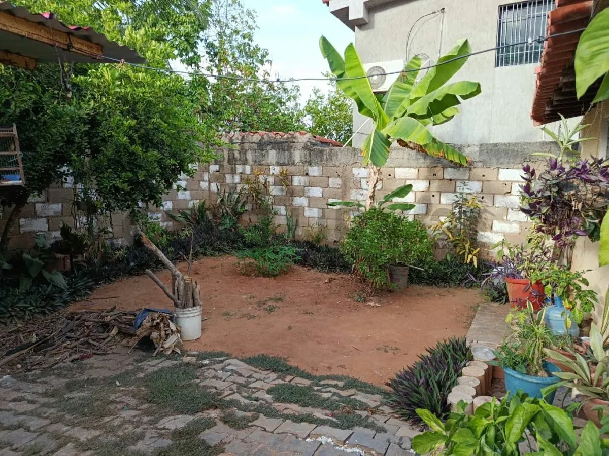 Casa en la Asunción, cerca de todos los servicios públicos - 9