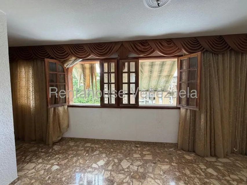 Casa (Multipes Niveles) en Venta en Colinas de Santa Monica, Distrito Metropolitano - 14