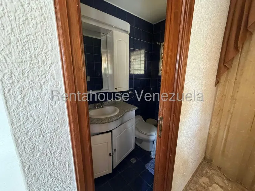Casa (Multipes Niveles) en Venta en Colinas de Santa Monica, Distrito Metropolitano - 18