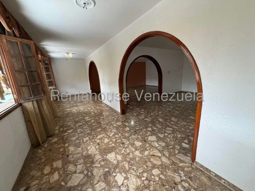 Casa (Multipes Niveles) en Venta en Colinas de Santa Monica, Distrito Metropolitano - 19
