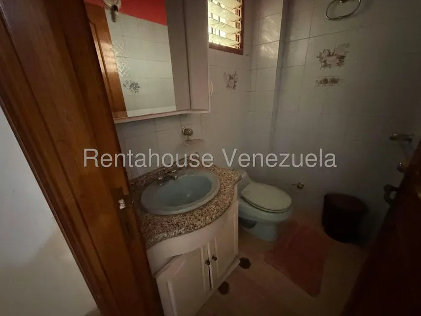 Casa (Multipes Niveles) en Venta en Colinas de Santa Monica, Distrito Metropolitano - 30