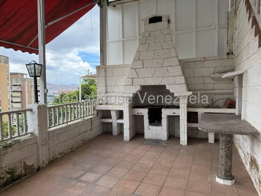 Casa (Multipes Niveles) en Venta en Colinas de Santa Monica, Distrito Metropolitano - 33