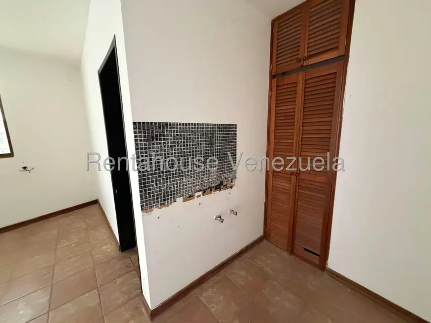 Casa (Multipes Niveles) en Venta en Colinas de Santa Monica, Distrito Metropolitano - 40