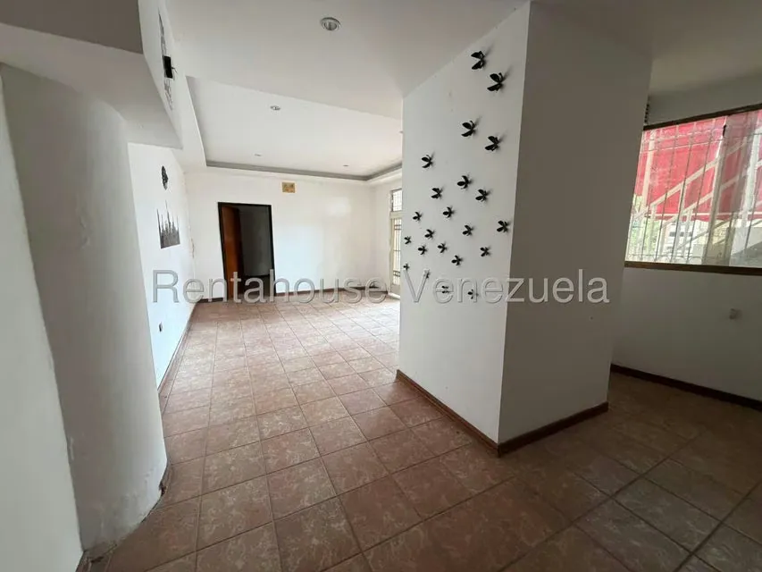 Casa (Multipes Niveles) en Venta en Colinas de Santa Monica, Distrito Metropolitano - 41