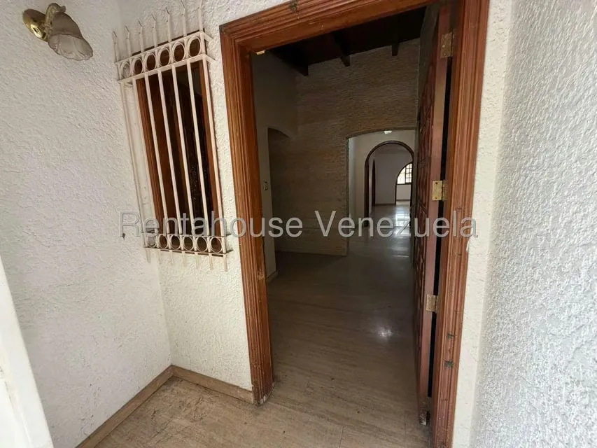 Casa (Multipes Niveles) en Venta en Colinas de Santa Monica, Distrito Metropolitano - 6