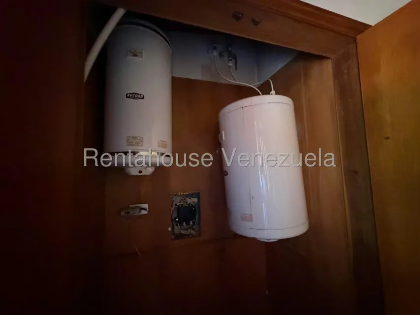 Casa (Multipes Niveles) en Venta en Colinas de Santa Monica, Distrito Metropolitano - 57