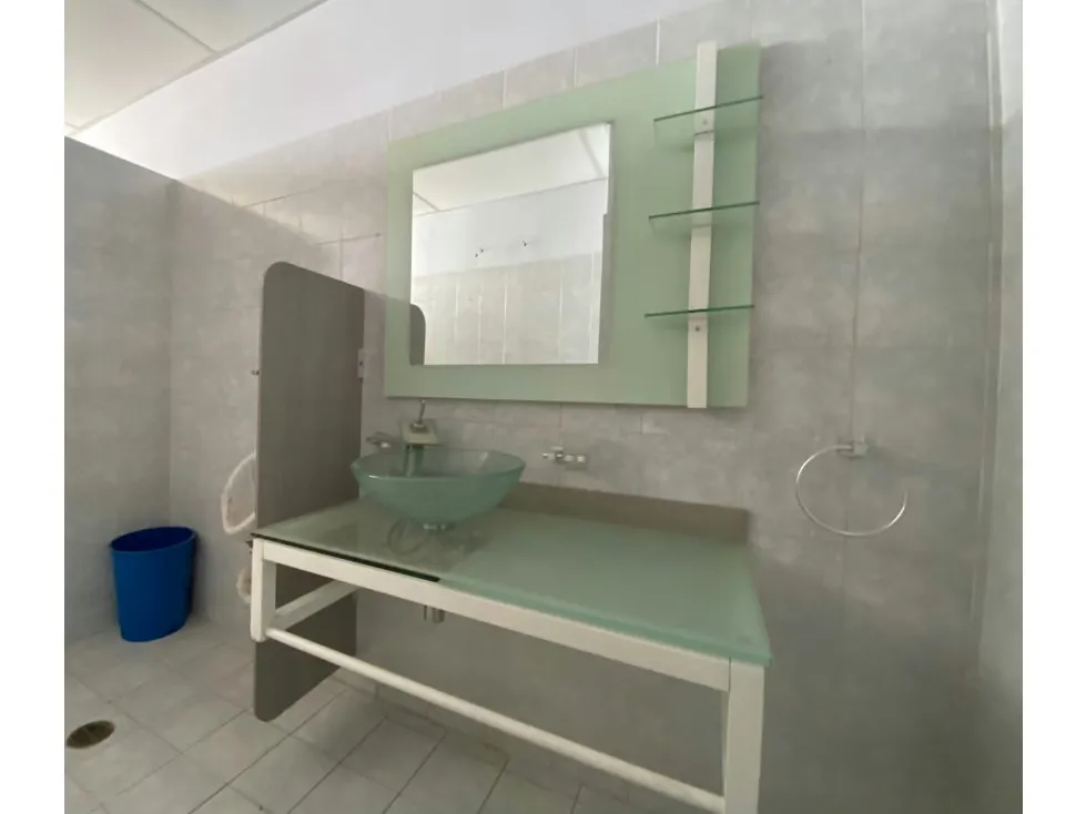 Vendo edificio industrial 4.200m2 Guarenas 0916 - 23