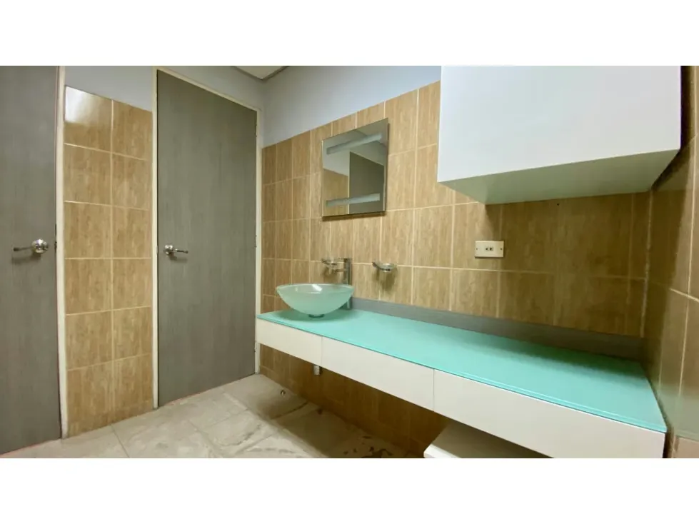 Vendo edificio industrial 4.200m2 Guarenas 0916 - 24