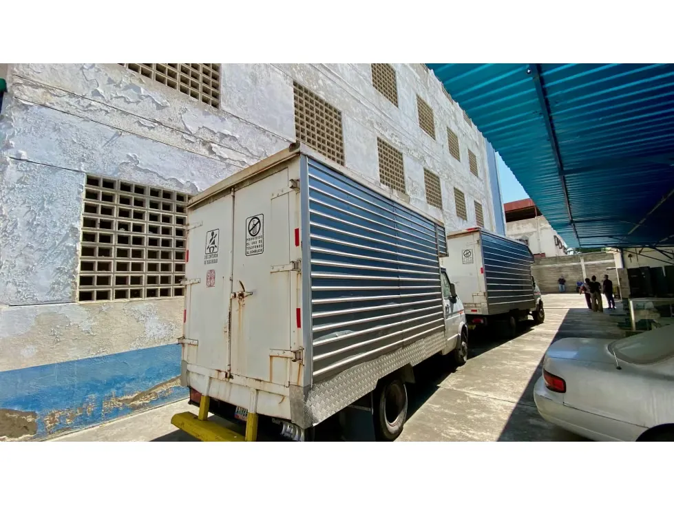 Vendo edificio industrial 4.200m2 Guarenas 0916 - 27
